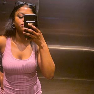 Meet your Posher, Taniel